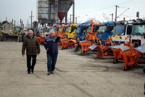 36 de utilaje şi aproape 1500 de tone de antiderapant, pregătite pentru deszăpezire pe ...