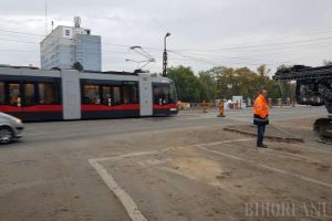 Încă se circulă: Tramvaiele trec în continuare pe podul Dacia