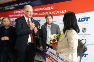 FOTO& VIDEO. Gratis cu avionul! O sătmăreancă, pasagerul 2.000.000 pe aeroportul Cluj