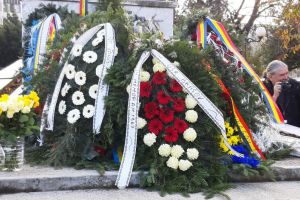 FOTO+VIDEO 32 de ani de la revolta anticomunistă din 15 noiembrie 1987! Ceremonii comemorative susţinute la Braşov!