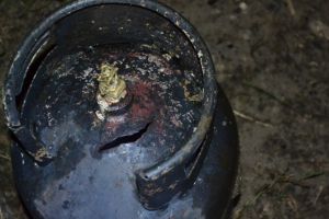 Acum! O butelie a explodat în bucătăria unei case din comuna Mărtiniş. O persoană este rănită