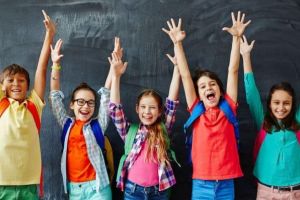 Veşti bune pentru elevi: Media claselor V-VIII pentru admiterea la liceu ar putea fi eliminată sau diminuată