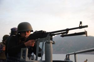 Instructie in Marea Mediterana: Marinarii militari romani, prezenti la una dintre cele mai complexe activitati de manevra a navei (galerie foto) 