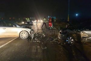 Accident cu trei răniţi, la ieşirea din Suceava spre Moara
