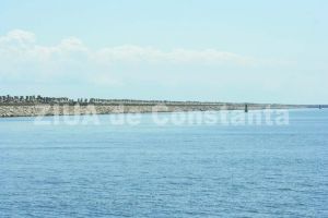 Cat va plati CN APM Constanta pentru serviciul de urmarire a comportarii in timp a digului de larg (document) 