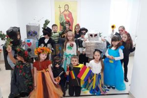Festivalul toamnei şi parada costumelor Eco, la Școala Primară ”Sfântul Ioan cel Nou de ...