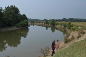 Moldovean reţinut la „intrarea” în România. A trecut înot Prutul cu scopul de a ajunge la Braşov