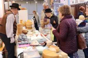 FOTO: Local Farmers’ Market, ediţia de noiembrie