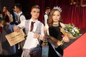 FOTO: Haţegan Andra şi Negruşa Cătălin, Miss şi Mister BOBOC 2019 la Liceul cu Program Sportiv “Florin Fleşeriu” Sebeş