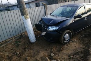 A pierdut controlul asupra directiei si a intrat in stalp. Eveniment rutier in Tulcea