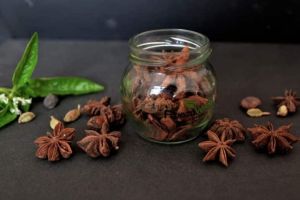 Anasonul – esenţa micilor fericiri de acasă: „Oricum ar fi consumat, rece, în seminţe, sau sub formă de ceai, el înveseleşte omul şi îi aduce o căldură plăcută”