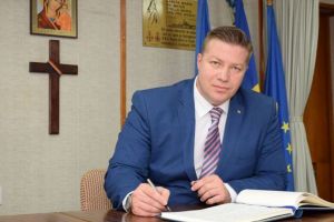 Ministrul afacerilor interne, Ion Marcel Vela, a demarat procedura de demitere a prefectului judeţului Harghita