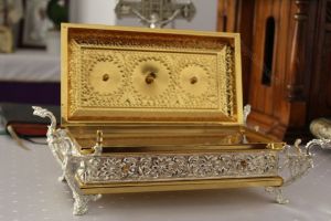 Moaşte ale Fericitului Iuliu Hossu, aduse la Biserica ”Buna Vestire” din Bistriţa