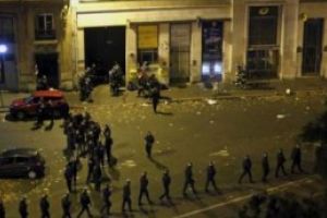 Franta: Peste 100 de persoane retinute dupa protestele de la Paris