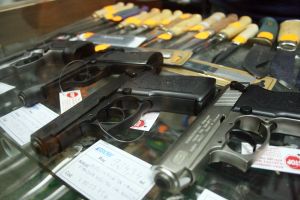 Legea armelor şi muniţiilor a fost modificată: Care sunt noile prevederi şi ce presupun acestea