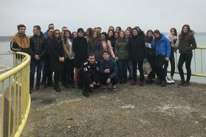 Elevii de la Laurian, într-o vizită la Barajul Stânca- Costeşti, cu prilejul Săptămânii Educaţiei Globale