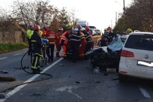 FOTO: ACUM! Accident cu o victimă încarcerată, pe Calea Sighişoarei!
