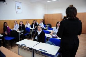 Câţi profesori din Dâmboviţa au declarat că obţin bani din meditaţii