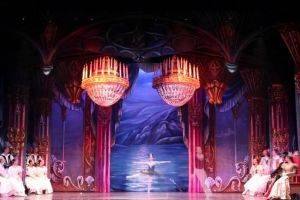 Unde ieşim săptămâna asta: Folk, la „România ne uneşte”, Lacul Lebedelor, Oradea donează o pâine…