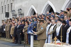 Ministrul Apărării Naţionale, Nicolae Ciucă, a participat la festivitatea de aniversare a ...