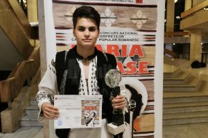 Elevul sucevean Andrei Mironescu, pe podium la Festivalul-Concurs Naţional „Maria Tănase”