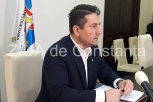 Primaria Constanta va da jos calatorii certati cu apa din autobuze