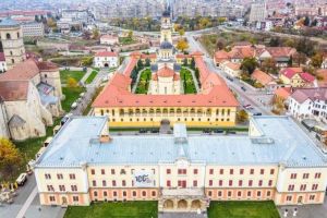 Medalia Aniversară „Centenarul Marii Uniri” conferită de Klaus Iohannis Muzeului Naţional al Unirii Alba lulia