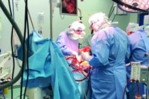 Șoc la un liceu din Satu Mare: Doi elevi au obţinut în instanţă, acordul pentru schimbarea de sex