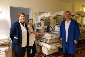 FOTO! Aparatură performantă la Maternitatea Botoşani: Opt mese radiante pentru prevenirea mortalităţii infantile