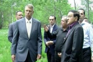 Scrisoarea care il distruge pe Iohannis: Toti care te-am sustinut in 2014 am disparut din PNL. Fostul nostru coleg Sorin Frunzaverde a murit din cauza DNA. Apropo, Klaus... La inmormantarea lui puteai macar sa trimiti un buchet de flori