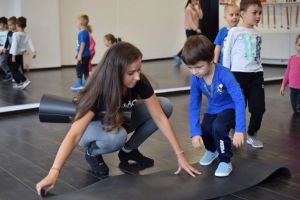 FOTO Aceeaşi pasiune de 17 ani – O sibiancă şi-a deschis o şcoală de dans pentru copii şi părinţi