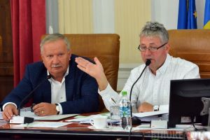 Reacţiile şefilor CJ Bihor după victoria lui Vulcu în instanţă: Pásztor zice că doar a semnat, iar Mang susţine că 
