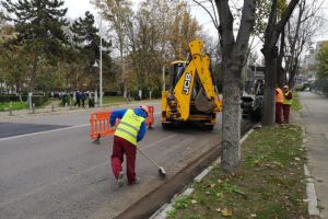 Atentie unde va parcati masinile: Continua lucrarile de modernizare a bulevardului Tomis din Constanta 