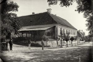 Curiozităţi despre Alba Iulia: Restaurantul „Galambovendéglő” („La porumbelul”) şi Chioşcul militar