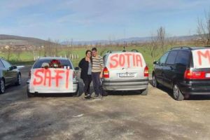VIDEO. Cerere în căsătorie, în trafic! Surpriza originală a unui tânăr pentru iubita lui