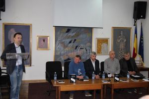 „Moartea mea, dragostea mea” şi „Poemele de tarabă” ale lui Dan T. ...