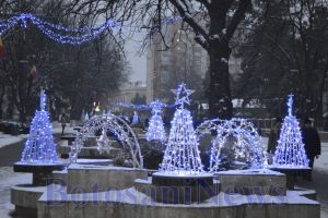 Iluminatul ornamental festiv mai bogat în acest an. Când se vor aprinde beculeţele în municipiul Botoşani!