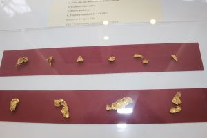 Foiţe din aur, podoabe şi monede din argint şi bronz, descoperite la Galaţi