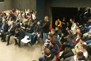 Meseriile viitorului într-un Piteşti unde mulţi muncesc „la bandă”, ca roboţii