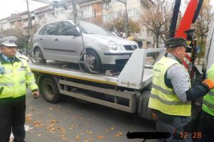 FOTO: În două zile, poliţiştii locali au ridicat 9 autoturisme şi au amendat 35 de şoferi