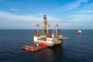 Platforma marina autoridicatoare Gloria a fost readusa cu succes la tarm, in Portul Agigea, din Constanta