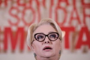 Dăncilă, lecţie publică pentru Băsescu şi Iohannis! Îşi ia mâinile de pe justiţie: 'Nu trebuie să-mi spun părerile despre legile justiţiei'