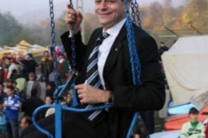 Cateva zile de guvernare PNL si leul s-a dus in cap: Un euro = 5 lei?!