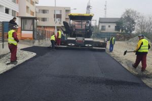 Constanta: Continua lucrarile de reabilitare a carosabilului in mai multe cartiere