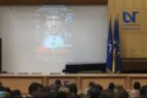 „Între chin şi amin”- aplauze la scenă deschisă pentru regizor la UVT