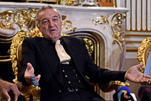 Gigi Becali şi nepotul său, urmăriţi penal pentru spălare de bani