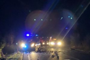 Un harghitean a provocat moartea a doi tineri pe un drum din Bihor