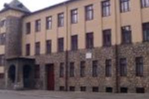 Investiţiile în educaţie continuă! Reabilitare energetică, leduri şi lift într-un liceu din Reşiţa