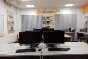 FOTO – Continental investeşte în Sibiu, iar în restul Europei anunţă concedieri