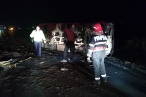 Căruţă spulberată de o autoutilitară, la Matca